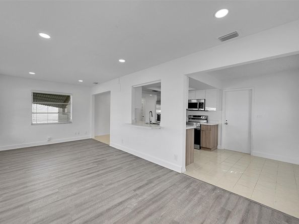 2851 W Golf Blvd, Pompano Beach FL 33064