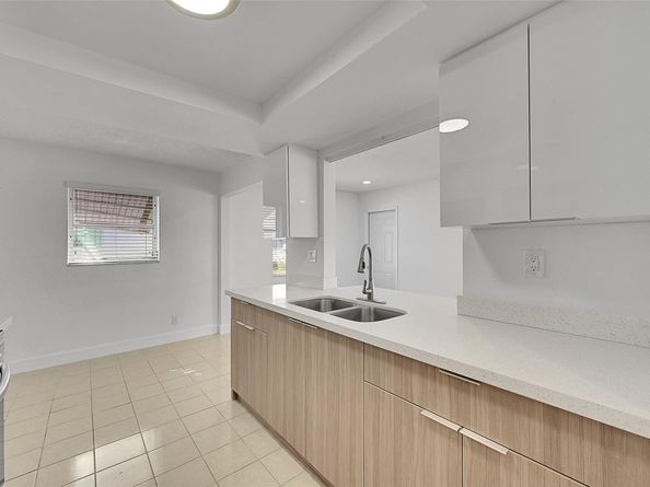 2851 W Golf Blvd, Pompano Beach FL 33064