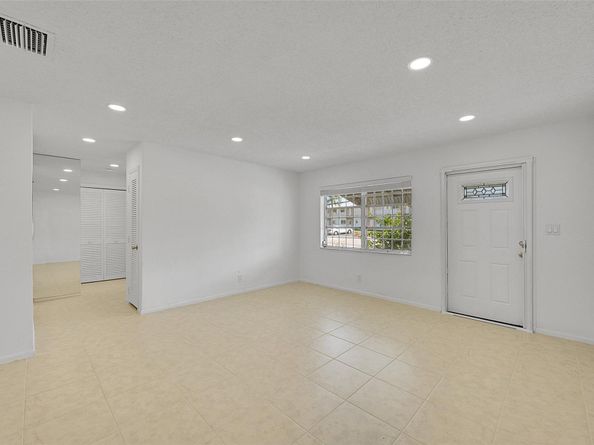 2851 W Golf Blvd, Pompano Beach FL 33064