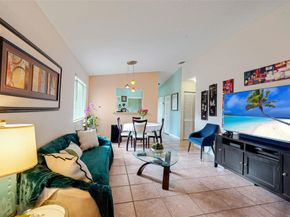 650 NW 78th Ter 201, Pembroke Pines FL 33024