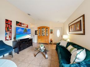 650 NW 78th Ter 201, Pembroke Pines FL 33024