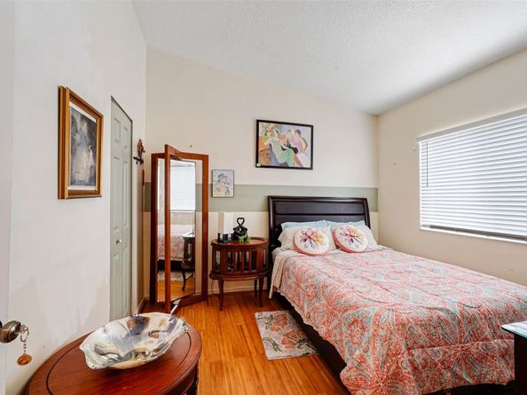 650 NW 78th Ter 201, Pembroke Pines FL 33024