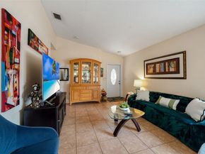 650 NW 78th Ter 201, Pembroke Pines FL 33024