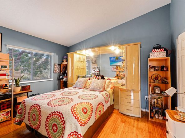 650 NW 78th Ter 201, Pembroke Pines FL 33024