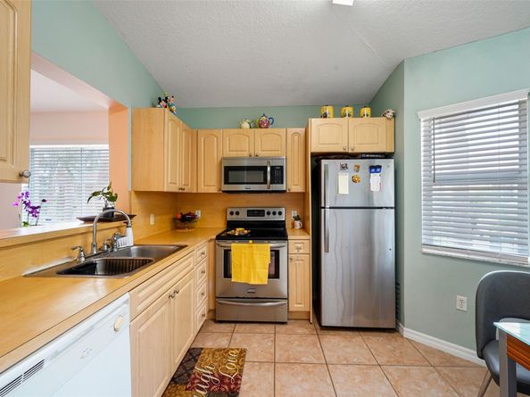 650 NW 78th Ter 201, Pembroke Pines FL 33024