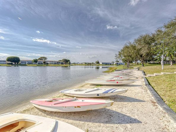 424 Dover B, West Palm Beach FL 33417