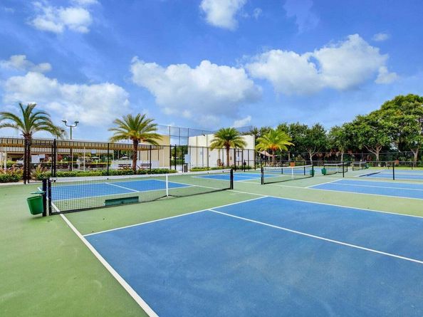 424 Dover B, West Palm Beach FL 33417