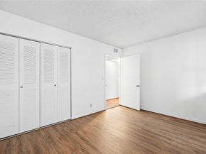 5280 Las Verdes Cir 202, Delray Beach FL 33484