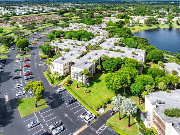 5280 Las Verdes Cir 202, Delray Beach FL 33484