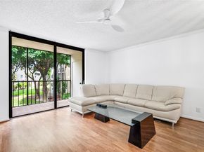 5280 Las Verdes Cir 202, Delray Beach FL 33484