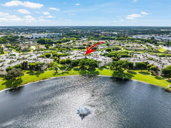 5280 Las Verdes Cir 202, Delray Beach FL 33484