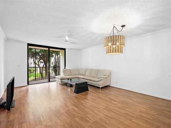 5280 Las Verdes Cir 202, Delray Beach FL 33484