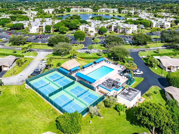 5280 Las Verdes Cir 202, Delray Beach FL 33484