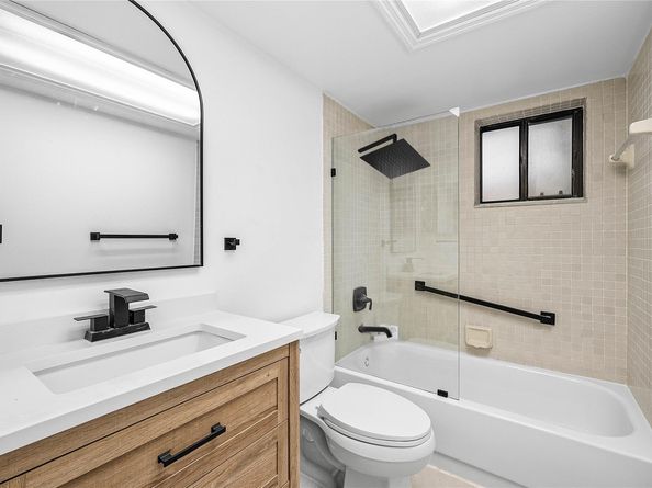 5280 Las Verdes Cir 202, Delray Beach FL 33484