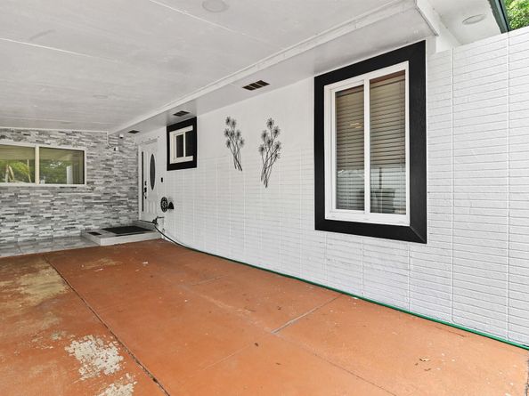 124 Davis Road, Palm Springs FL 33461