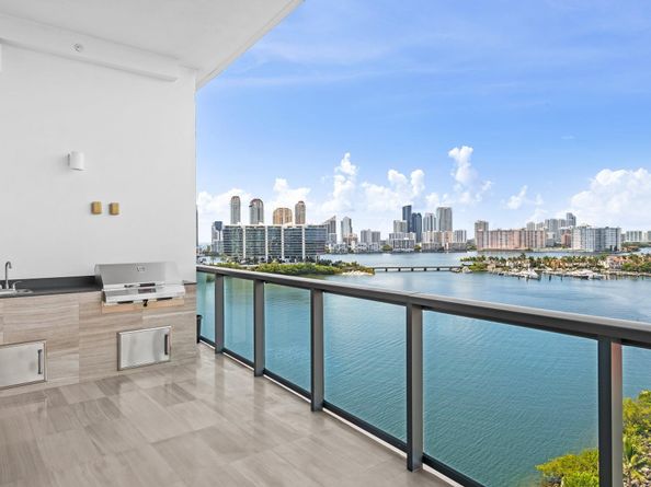 3300 NE 188th St UPH09, Aventura FL 33180