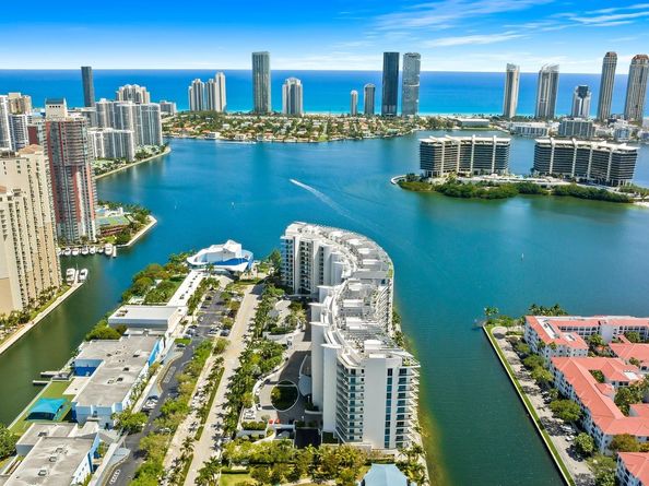 3300 NE 188th St UPH09, Aventura FL 33180