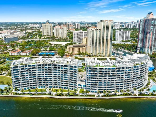 3300 NE 188th St UPH09, Aventura FL 33180
