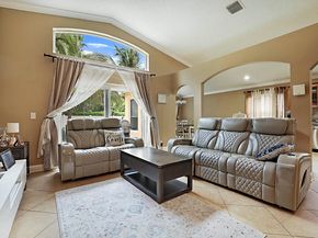 18643 SW 15th St, Pembroke Pines FL 33029