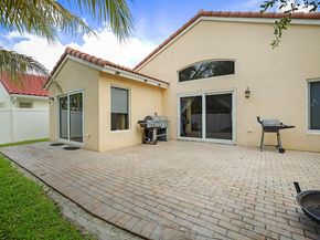 18643 SW 15th St, Pembroke Pines FL 33029