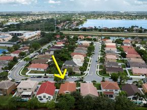 18643 SW 15th St, Pembroke Pines FL 33029