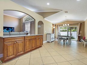 18643 SW 15th St, Pembroke Pines FL 33029