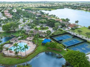 18643 SW 15th St, Pembroke Pines FL 33029