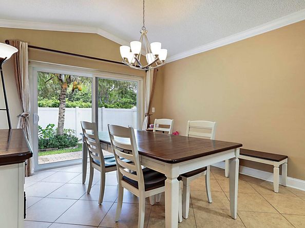 18643 SW 15th St, Pembroke Pines FL 33029