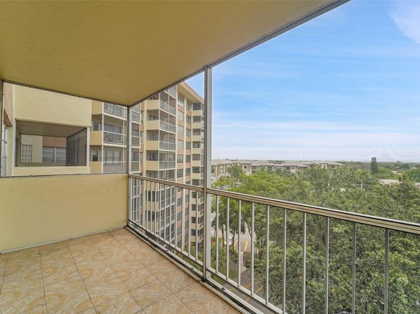 10777 W Sample Rd 805, Coral Springs FL 33065