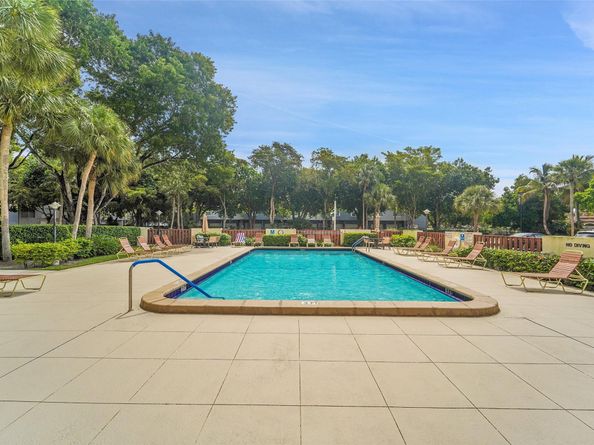 10777 W Sample Rd 805, Coral Springs FL 33065