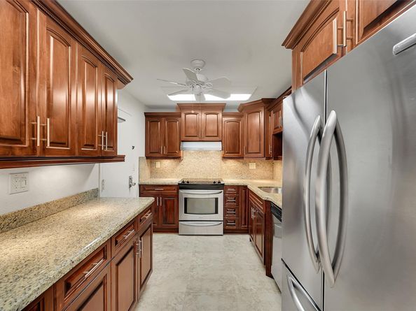 10777 W Sample Rd 805, Coral Springs FL 33065