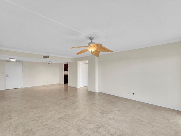 10777 W Sample Rd 805, Coral Springs FL 33065