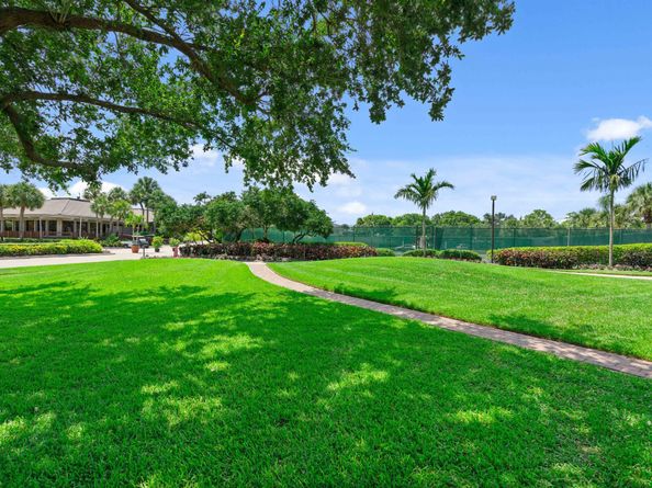 6204 Celadon Circle, Palm Beach Gardens FL 33418