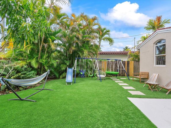 1359 Washington Street, Hollywood FL 33019