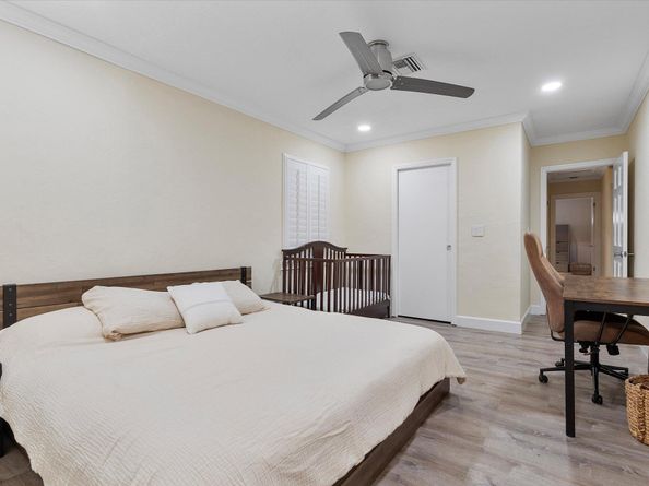 1359 Washington Street, Hollywood FL 33019