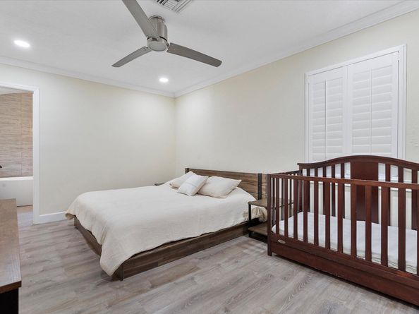 1359 Washington Street, Hollywood FL 33019
