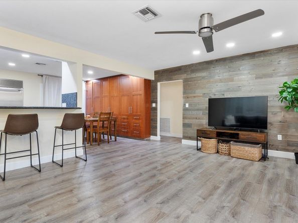 1359 Washington Street, Hollywood FL 33019