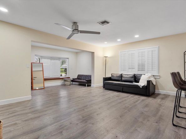 1359 Washington Street, Hollywood FL 33019