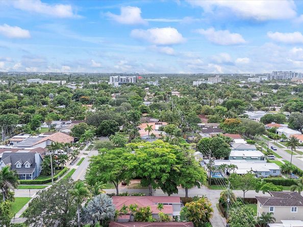 1359 Washington Street, Hollywood FL 33019