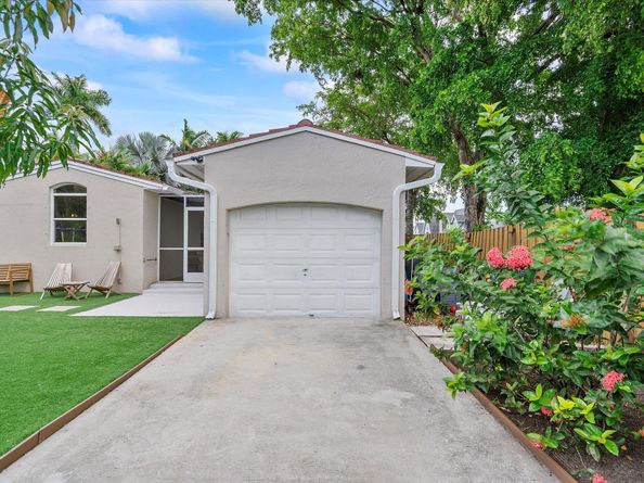 1359 Washington Street, Hollywood FL 33019
