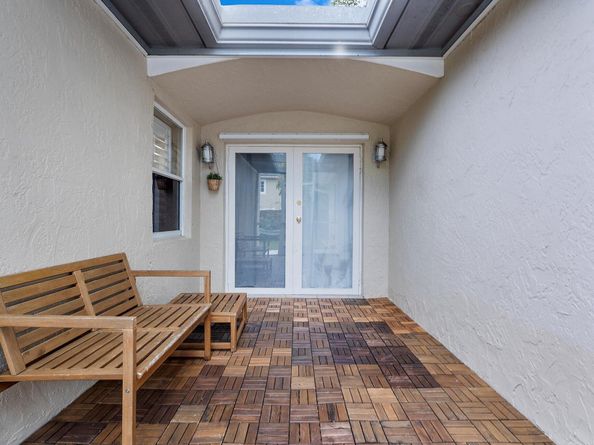 1359 Washington Street, Hollywood FL 33019