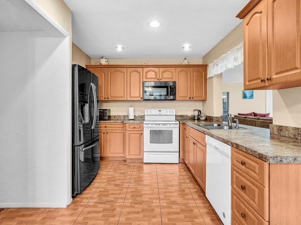 4220 NW 49th Ave, Lauderdale Lakes FL 33319