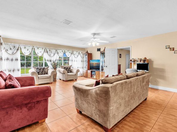 4220 NW 49th Ave, Lauderdale Lakes FL 33319