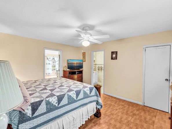 4220 NW 49th Ave, Lauderdale Lakes FL 33319