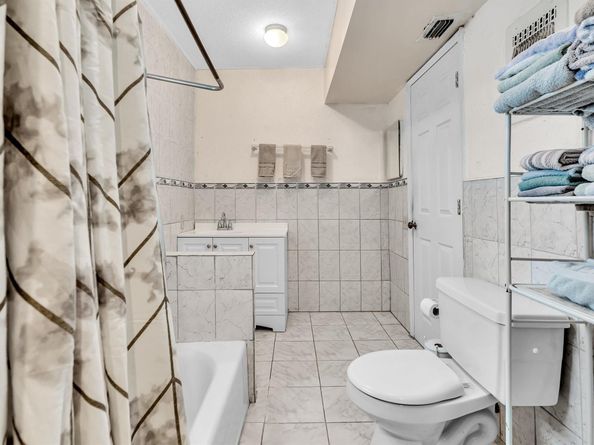 4220 NW 49th Ave, Lauderdale Lakes FL 33319