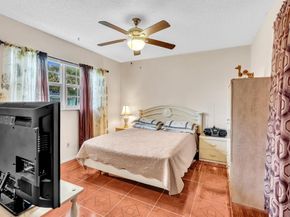 4220 NW 49th Ave, Lauderdale Lakes FL 33319