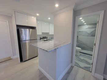 200 S Birch Rd