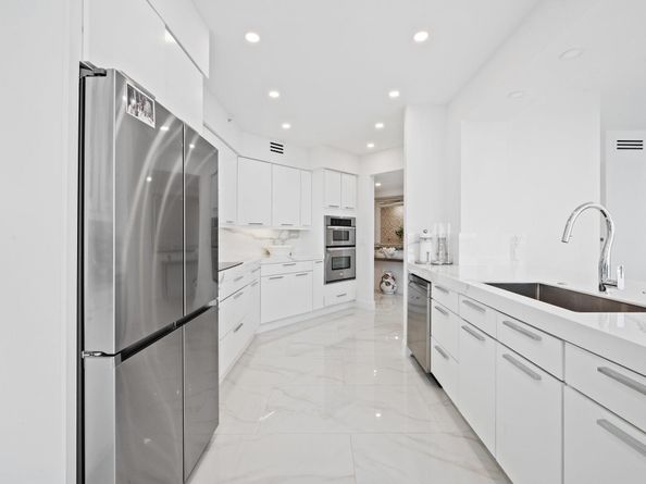 6051 N Ocean Dr 601, Hollywood FL 33019