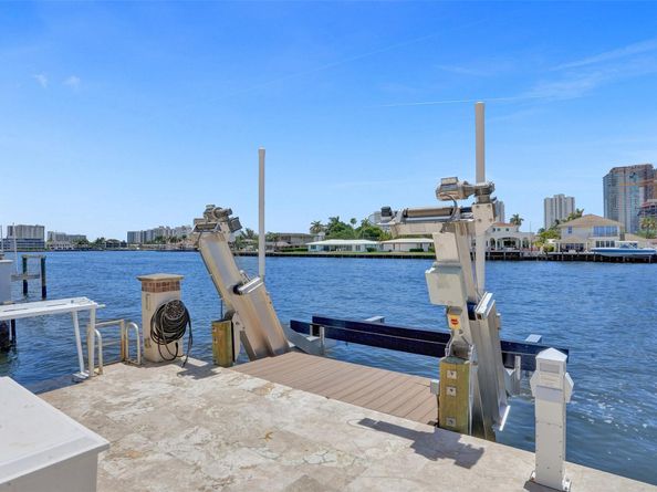2582 SE 9th St, Pompano Beach FL 33062