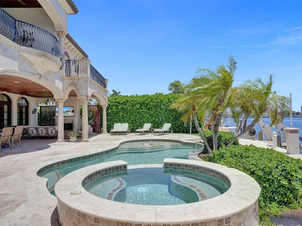 2582 SE 9th St, Pompano Beach FL 33062